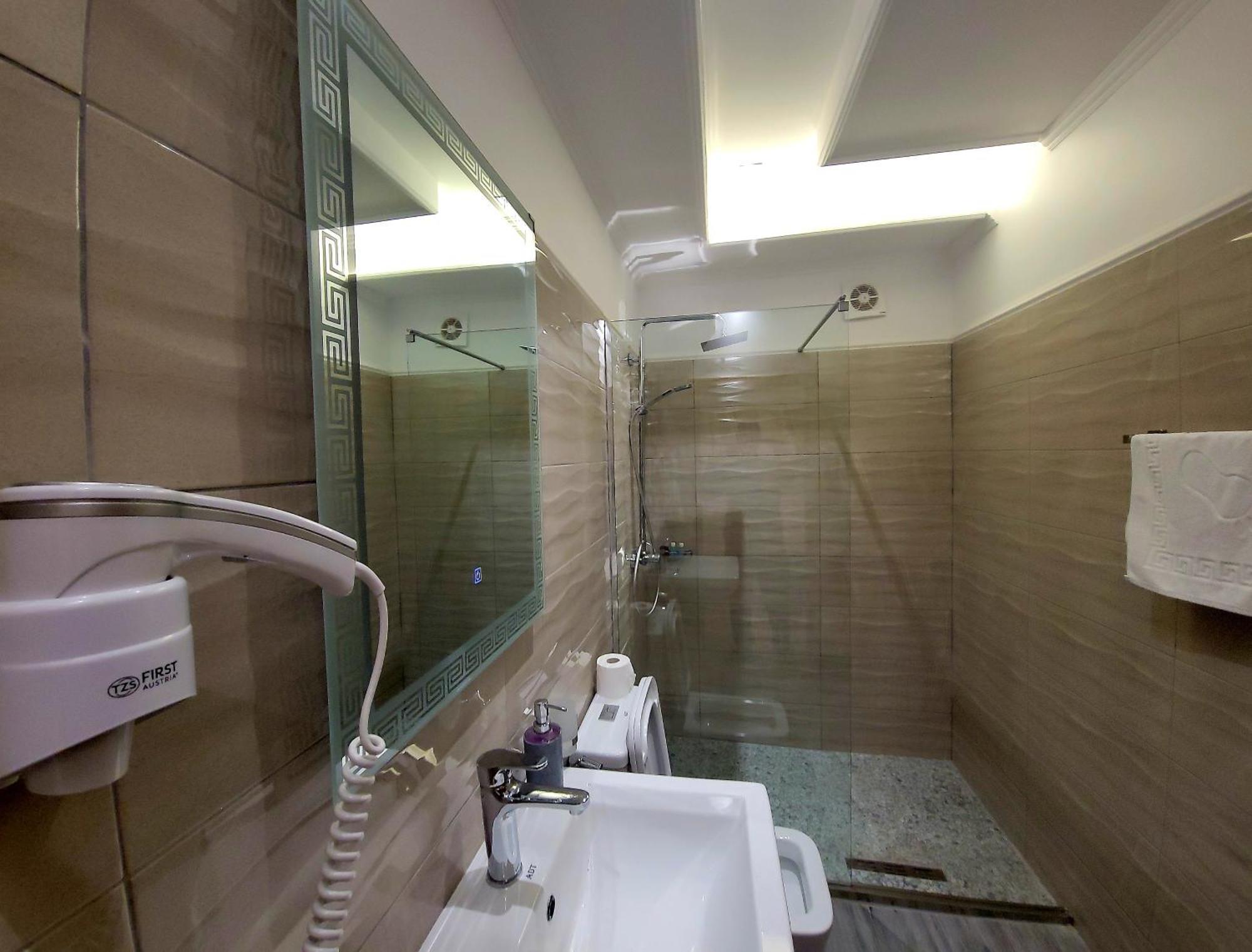 Alsara Guesthouse Gjirokastër Zimmer foto